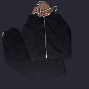 Men's Black Hoodie and Pants Set with Plaid Hood